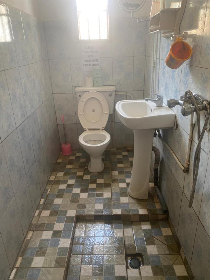 One World Village Guesthouse Bakau Exterior photo